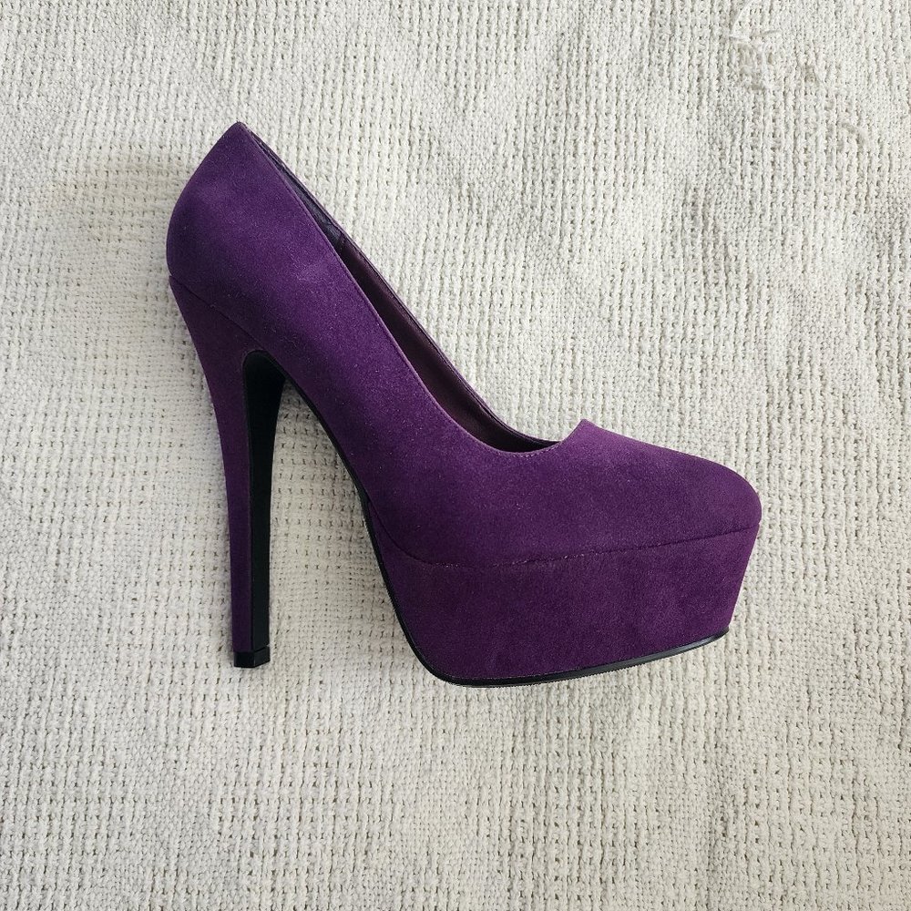 Heart in D Black Platform High Heel Shoes Size 10